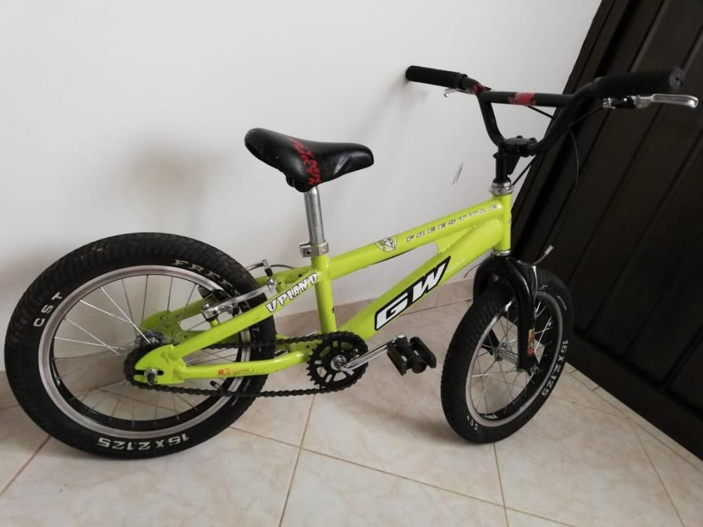 Hermosa bicicleta gw para niños