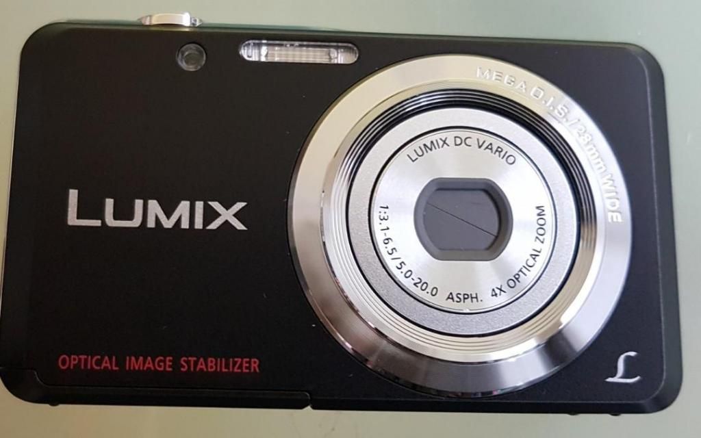 Camara Digital Panasonic Lumix 14.1 Megapixeles