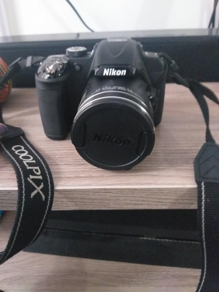 Camara Semiprofesional Nikon en Excelent