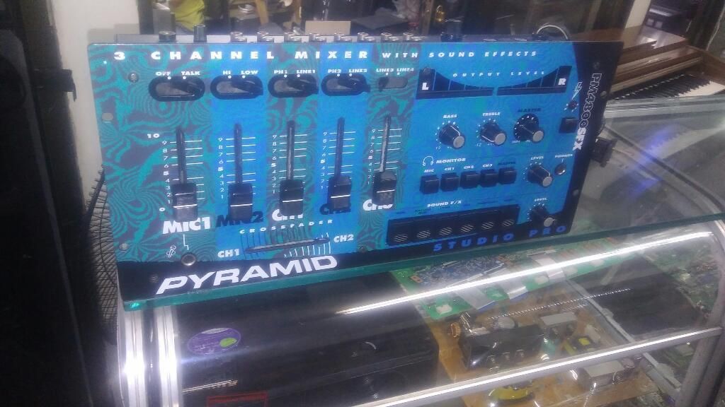 Mesclador Mixer Consola Pyramid