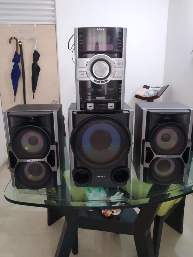 Se vende equipo de sonido marca Sony