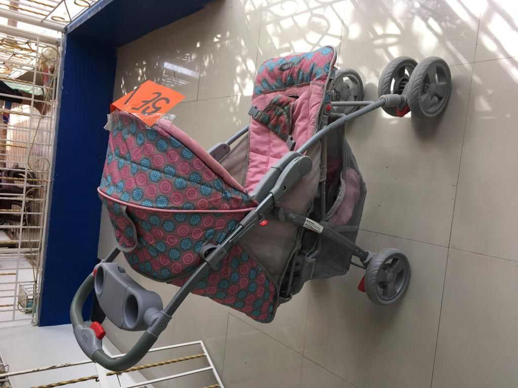 Excelente coche para bebe Negociable