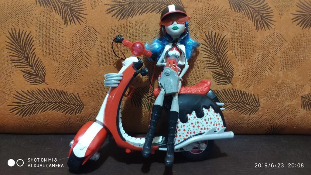Hermosa Muñeca Monster High con Moto