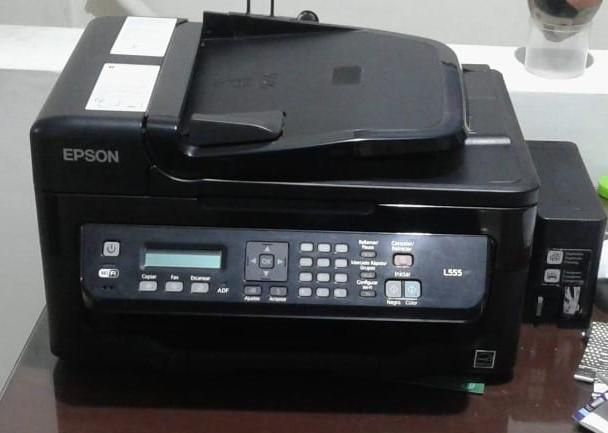 Impresora EPSON l555 con escáner y fotocopias a color.