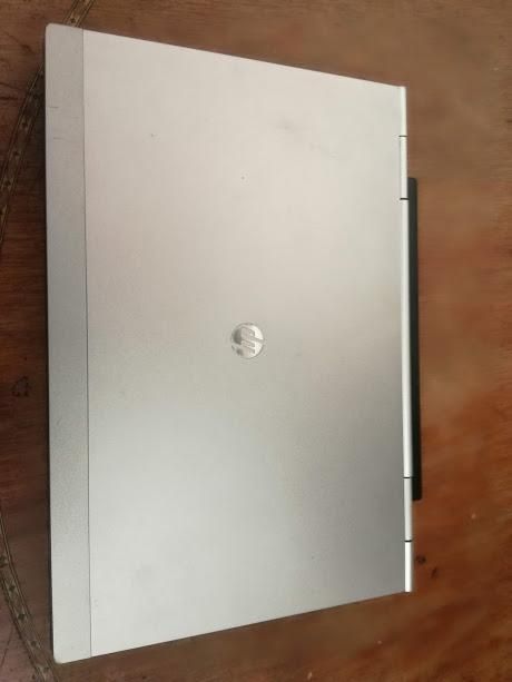 Portatil HP EliteBook p core i5 4 ram lector de huella