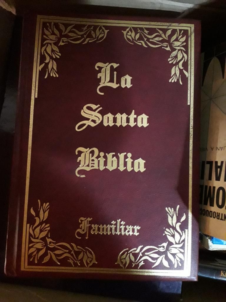 La Santa Biblia Familiar