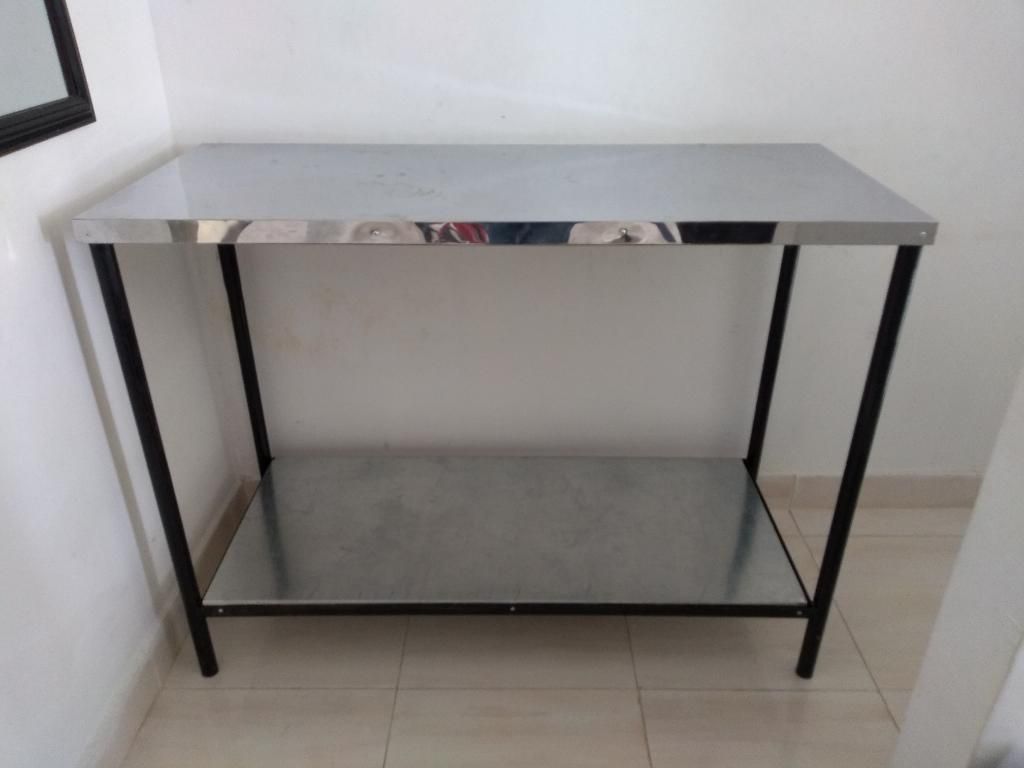 Vendo Mesa en Acero