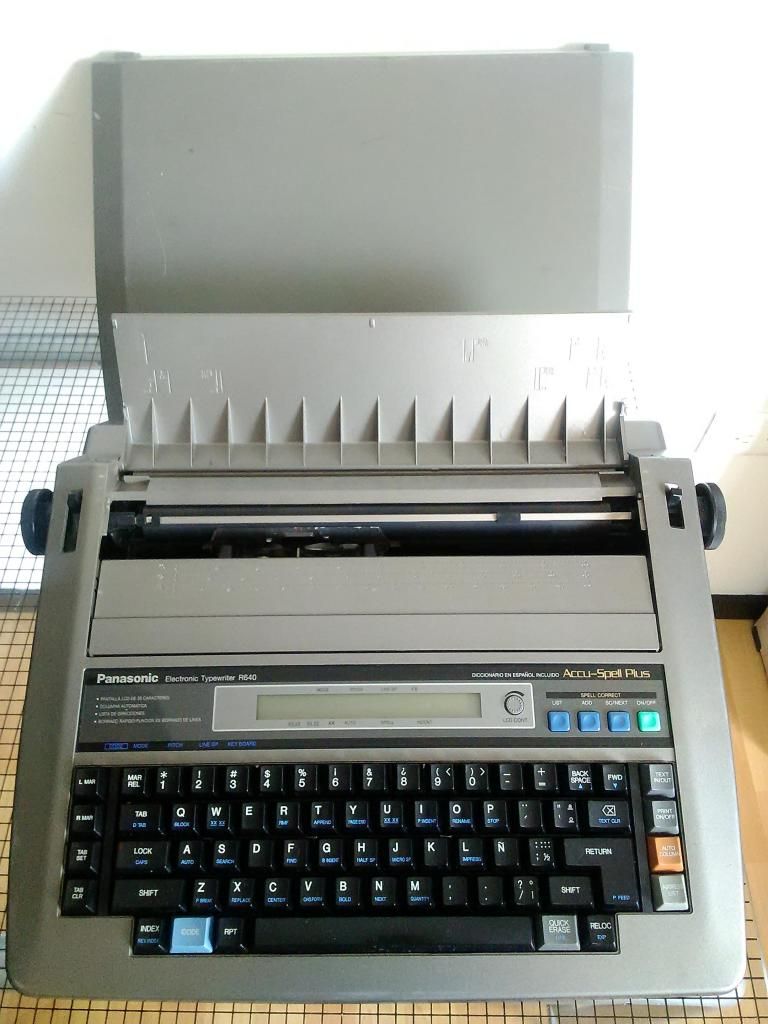 Maquina de Escribir Panasonic R640