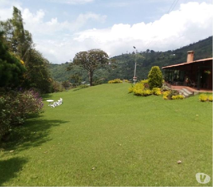 A BUEN PRECIO VENDO HERMOSA FINCA A 30 MINUTOS DE CALI