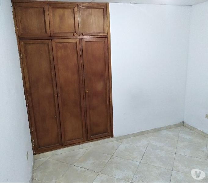 ARRIENDO HABITACIÓN CON EXCELENTE UBICACIÓN