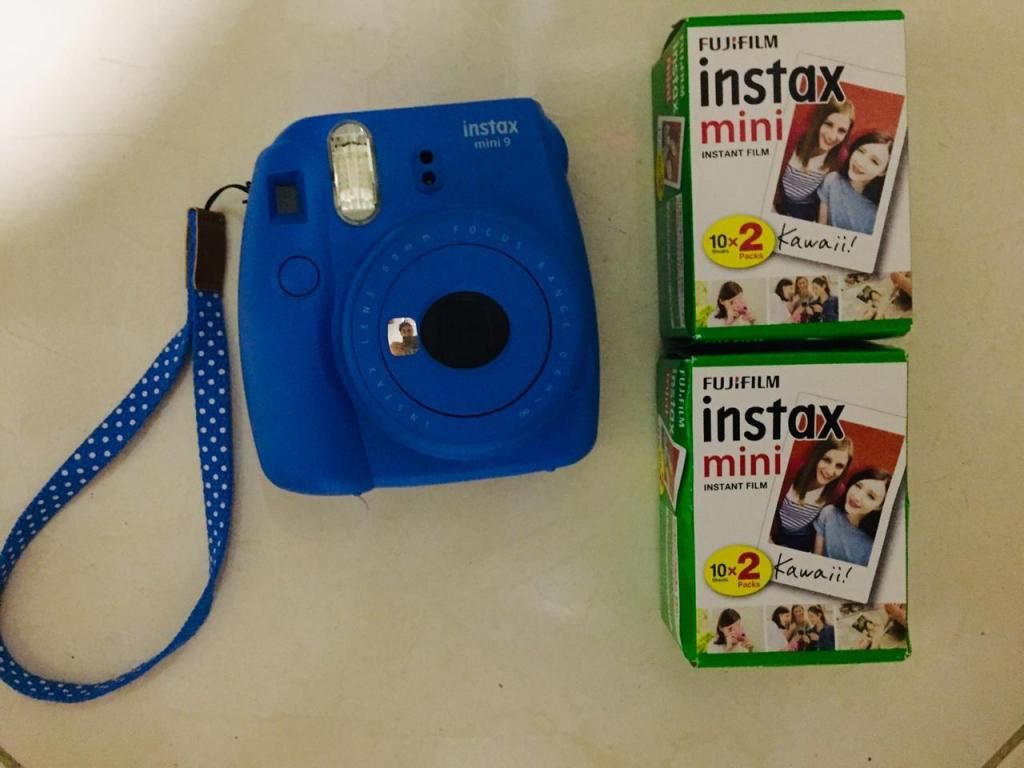 Vendo cámara instantánea instax mini 9 FUJIFILM Cobalt