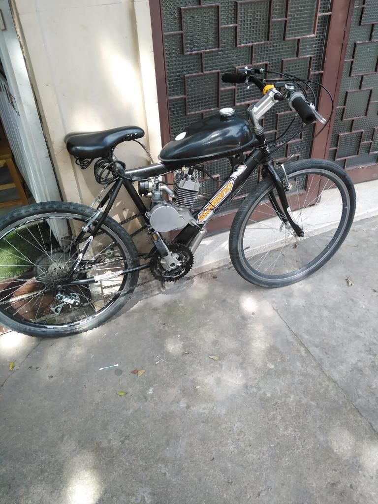 Bicicleta con motor ciclomotor 