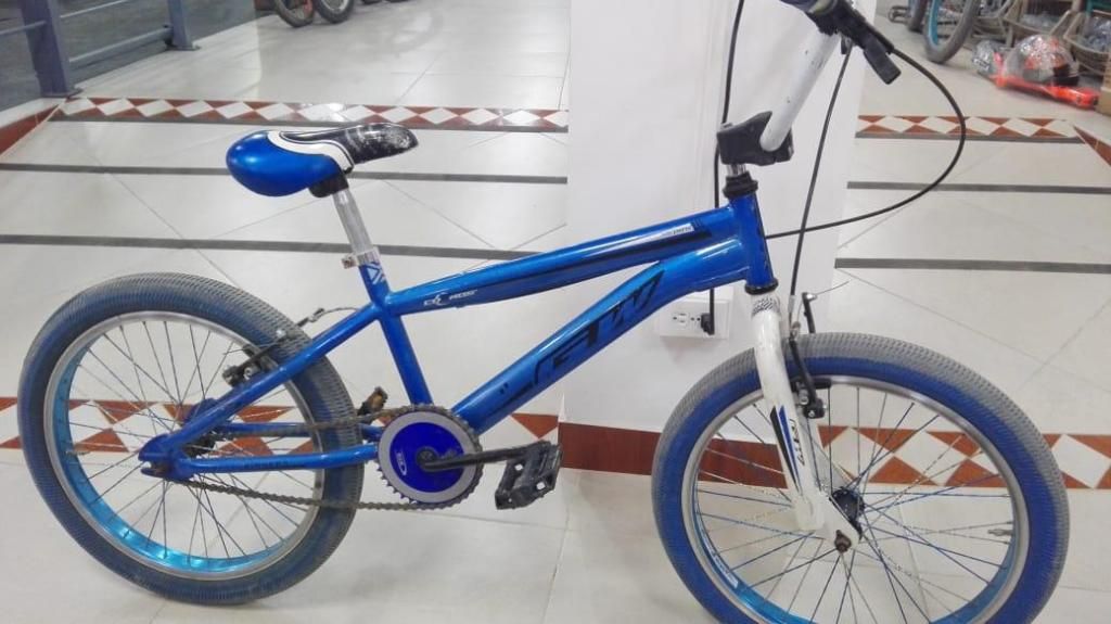 VENDO BICICLETA BMX GW