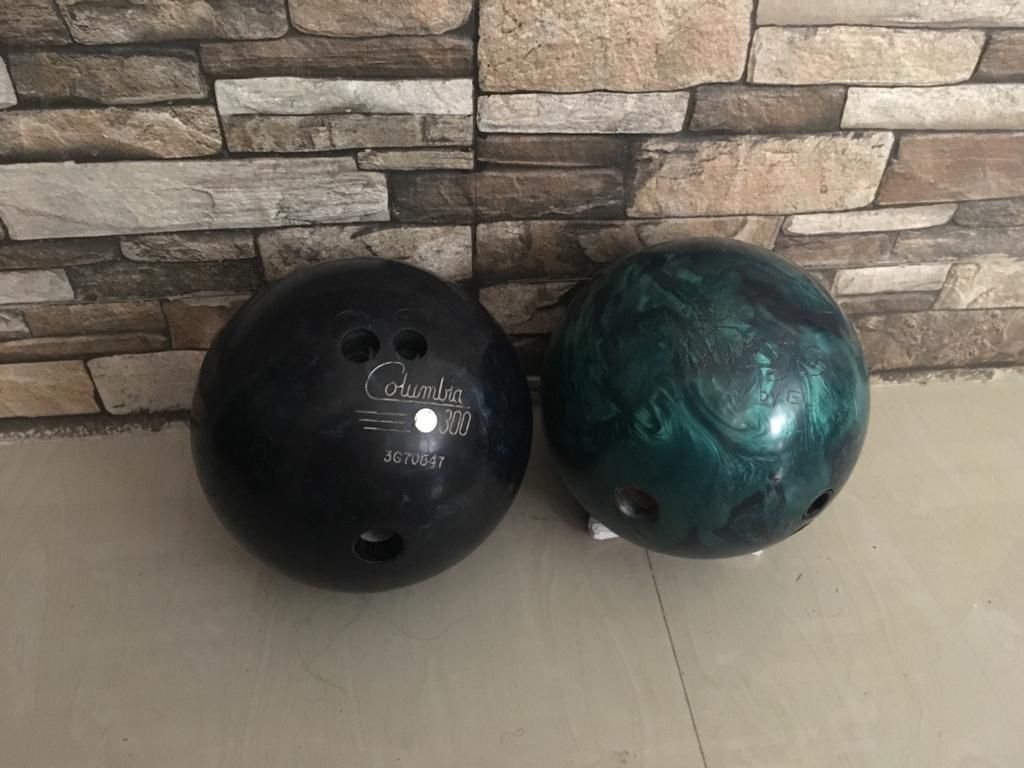 Vendo 2 Bolas bowling