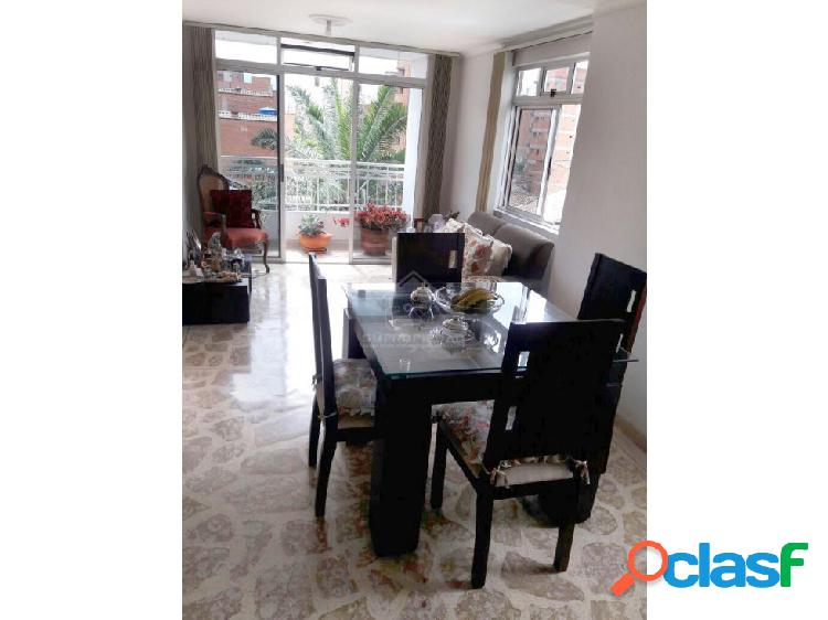 APARTAMENTO CLÁSICO EN LAURELES NOGAL