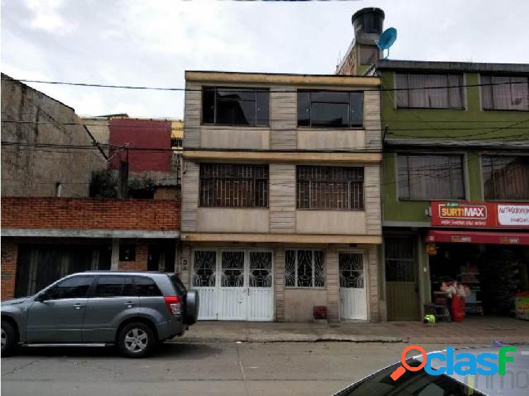 Amplia casa en el occidente de Bogotá
