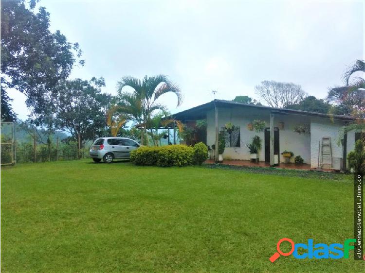 FINCA EN COCORNA 30600 METROS