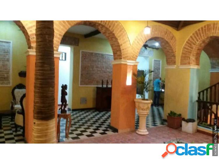 SE VENDE HERMOSO HOTEL REMODELADO