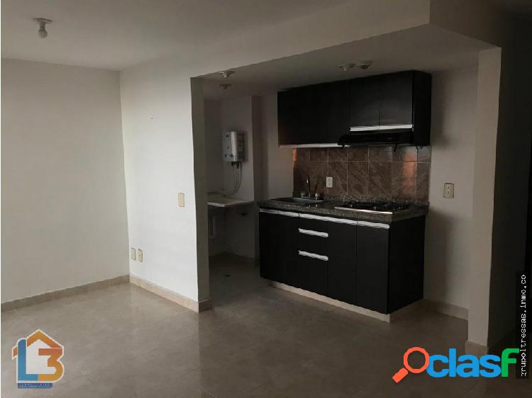 Se arrienda apartamento en Torre Verde