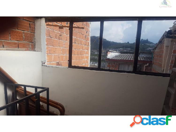 VENDE CASA EN LA CUMBRE