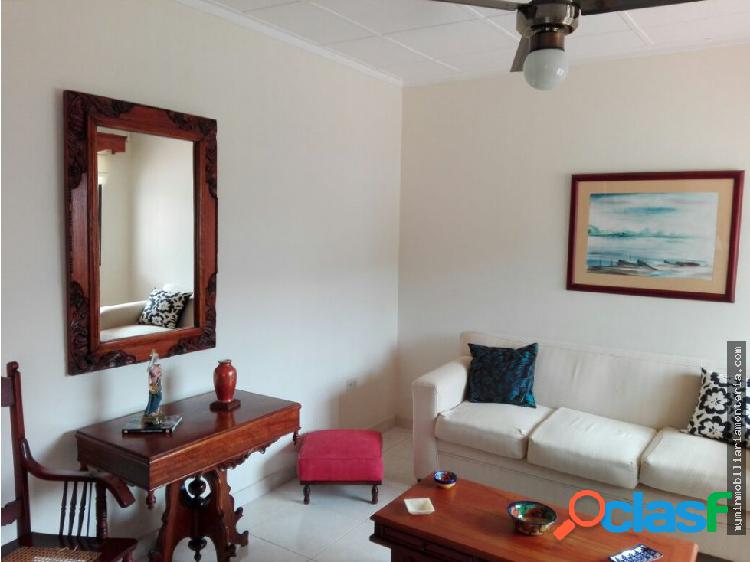 VENDO CASA EN EL CENTRO EXCELENTES ACABADOS