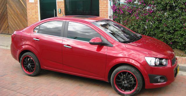 Vendo Chevrolet Sonic 2014, Espectacular Diseño, Rojo