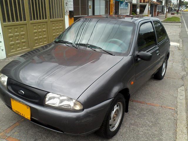 Vendo Ford Fiesta mod 1997.