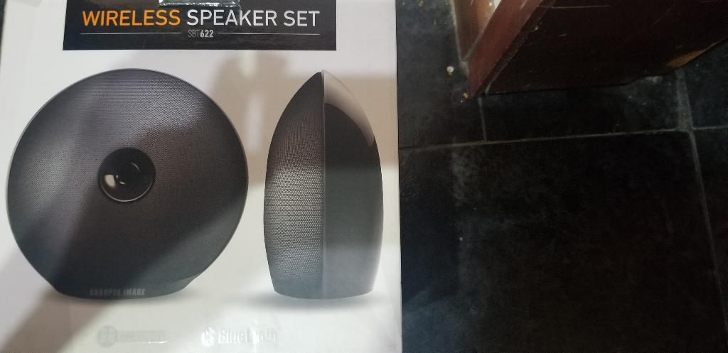Vendo Parlantes Wireless Speaker Set