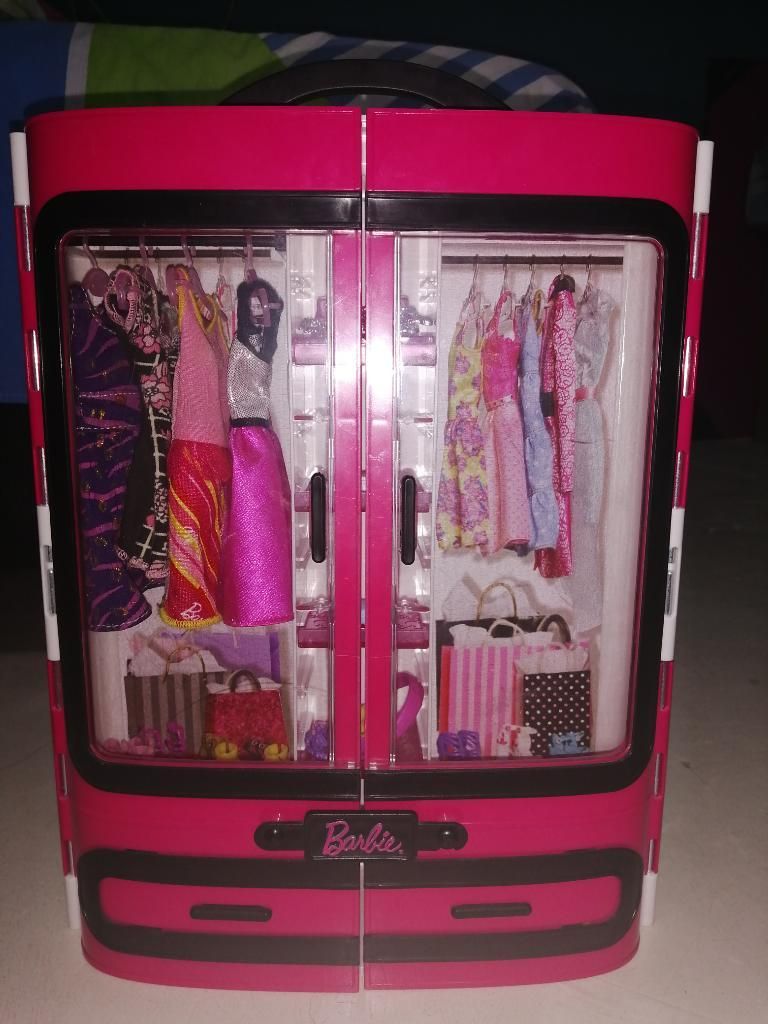 Closet Barbie Original