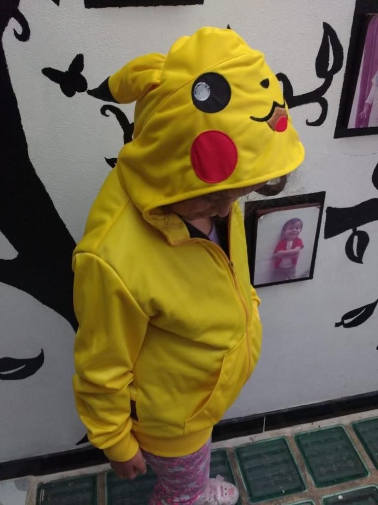 chaqueta pikachu pokemon