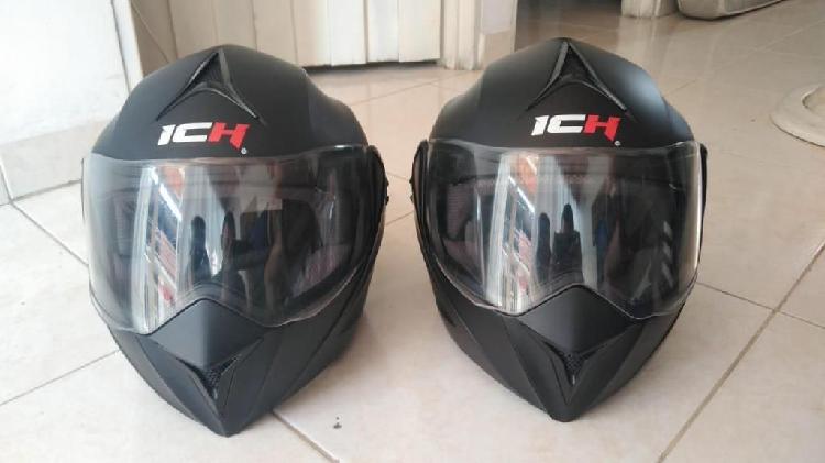 En venta par de cascos marca ICH 3110 nuevos certificados