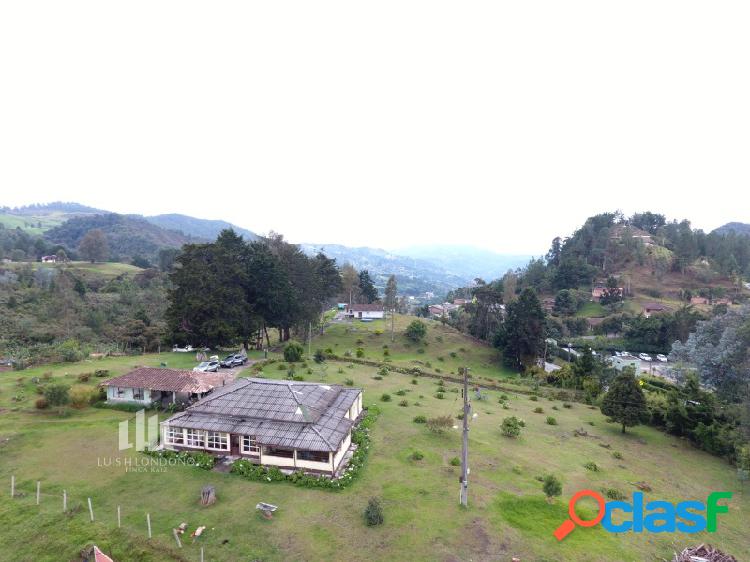 Finca en la vía las palmas