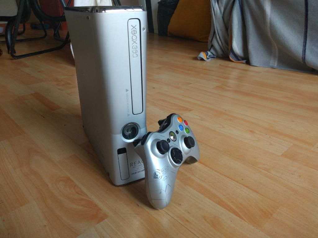 Xbox 360 Slim Edicion Halo