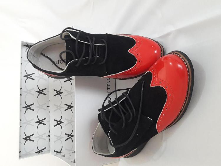 Zapato tipo Oxford Marca Altoretti, Elaborado En