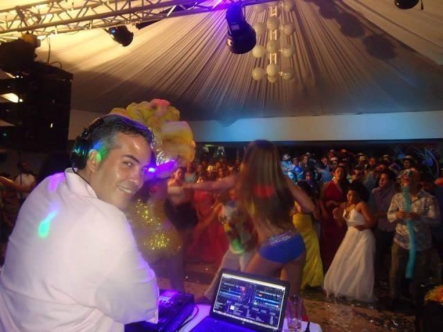 DJ PROFESIONAL PARA TUS EVENTOS