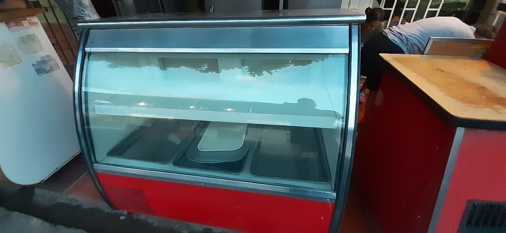 Vendo Tanque Vidrio Curvo con Congelador