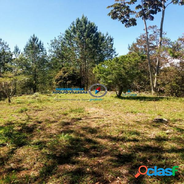 Lote independiente para venta en el Retiro 2343