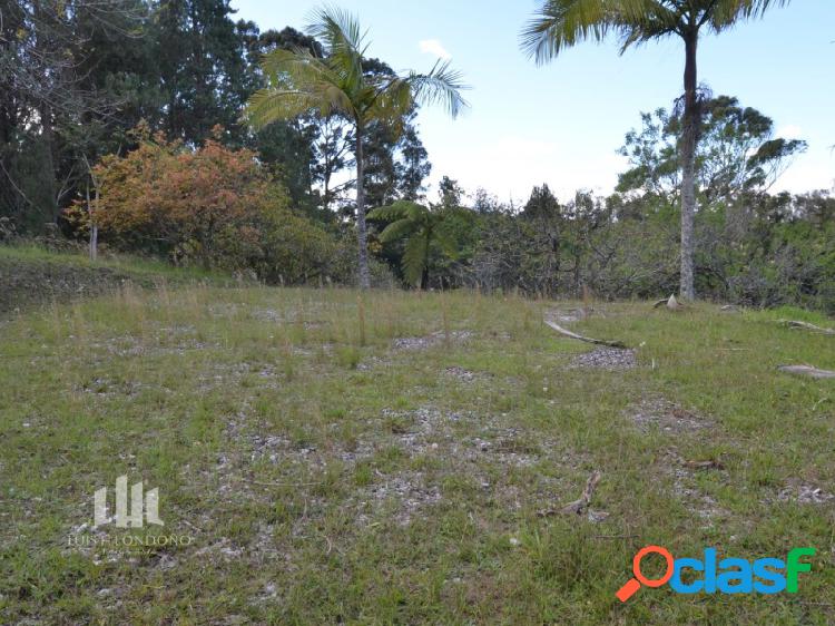 Lote en unidad cerrada