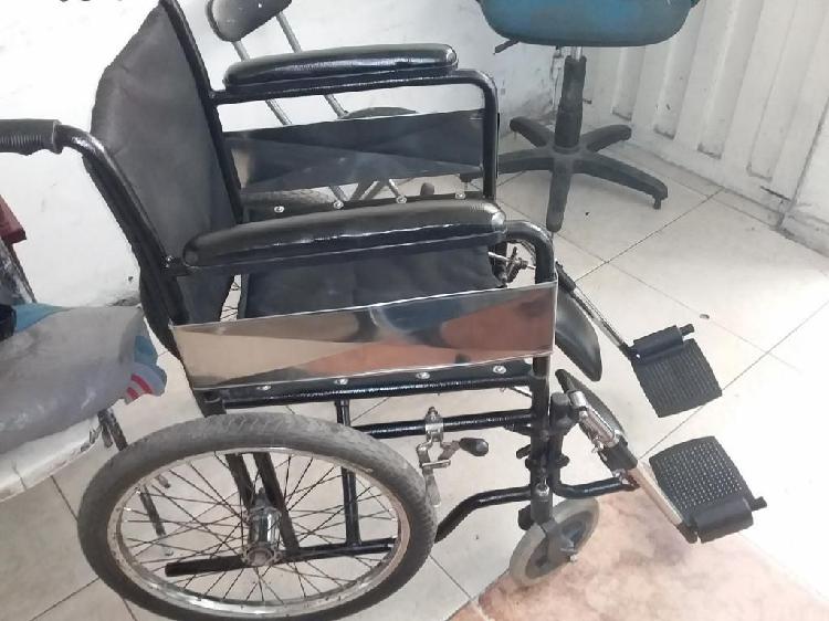 Vendo Silla D Rueda con Pieceros Elevabl