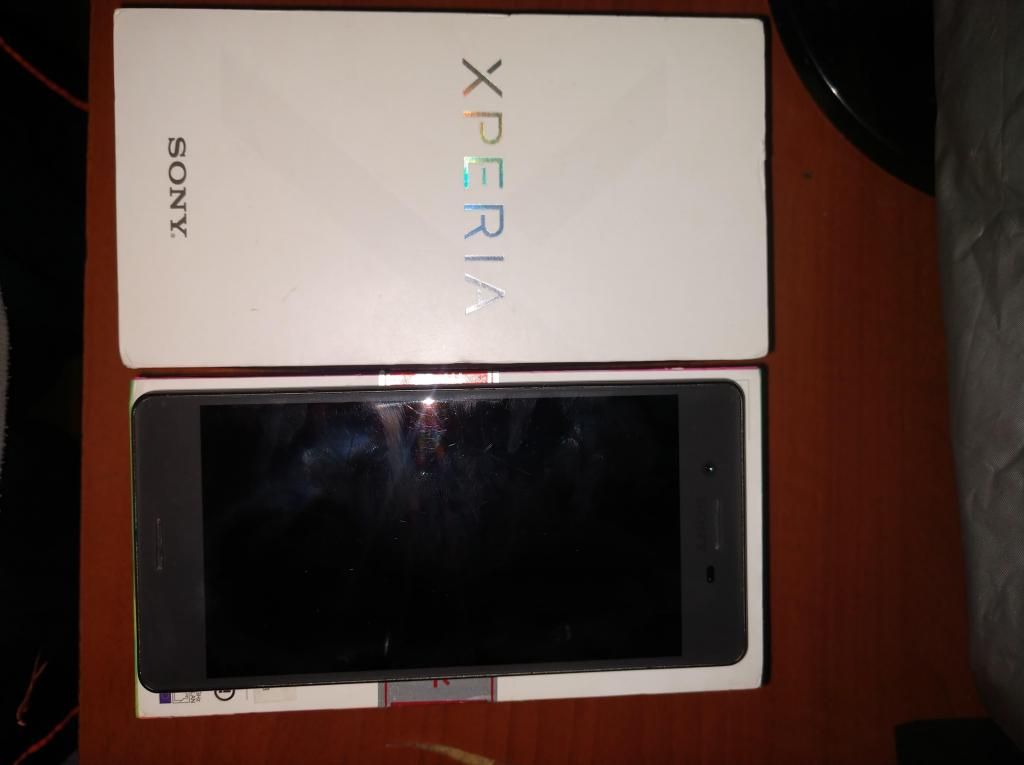 Se vende Sony Xperia X usado