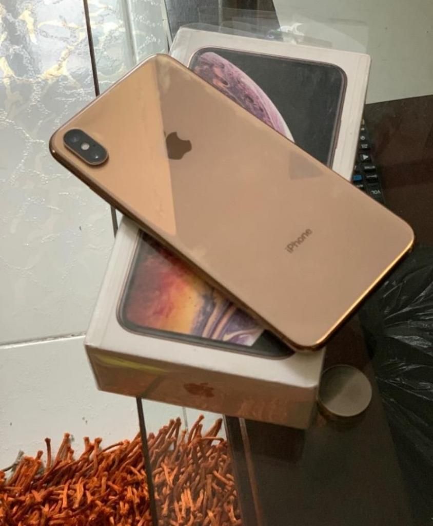 iPhone Xs Plus de 64gb