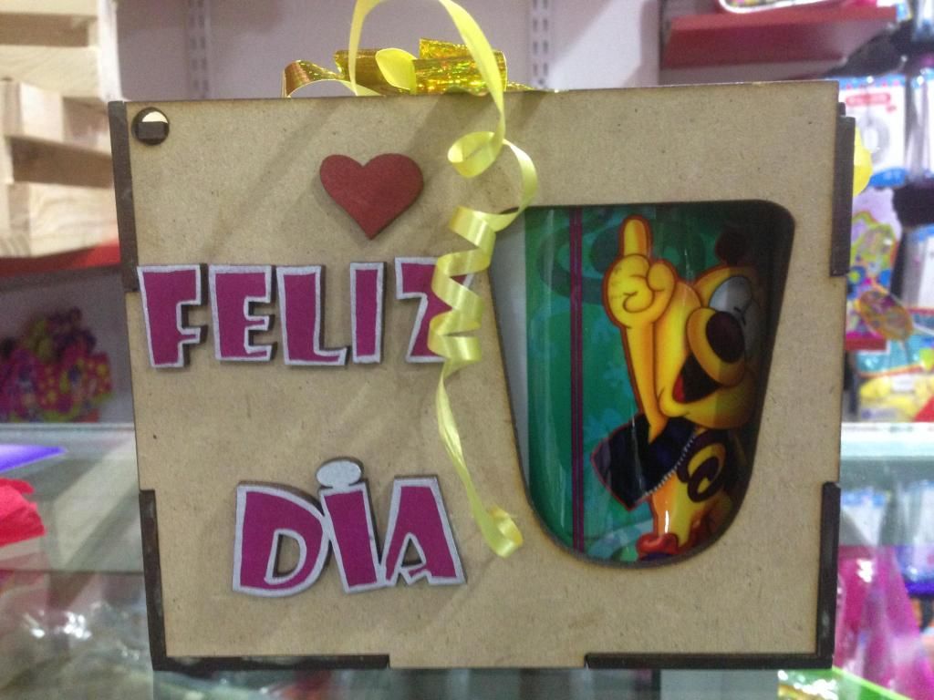 ADORNO DE CAJA CON MUG DECORATIVO PARA AMOR Y AMISTAD,