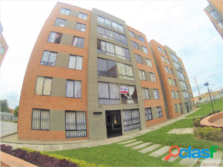 En Castilla apartamento en venta MLS 19-115 LR