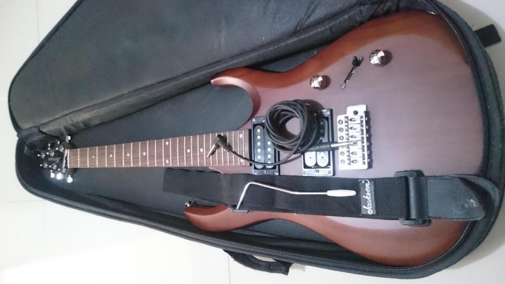 Guitarra Electrica Vorson incluye estuche, correa y palanca