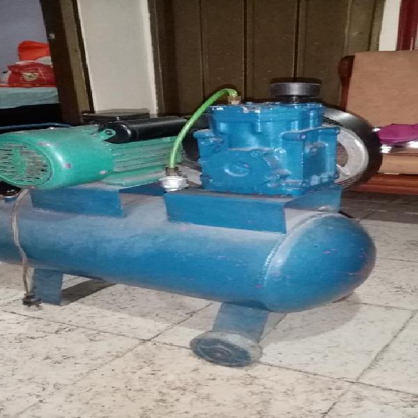 Vendo Compresor de 100 Lbras