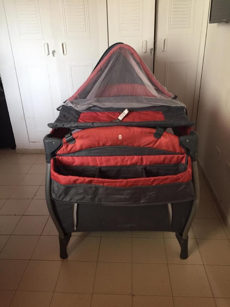 Vendo Corral Cambiador Cuna Infanty Rojo