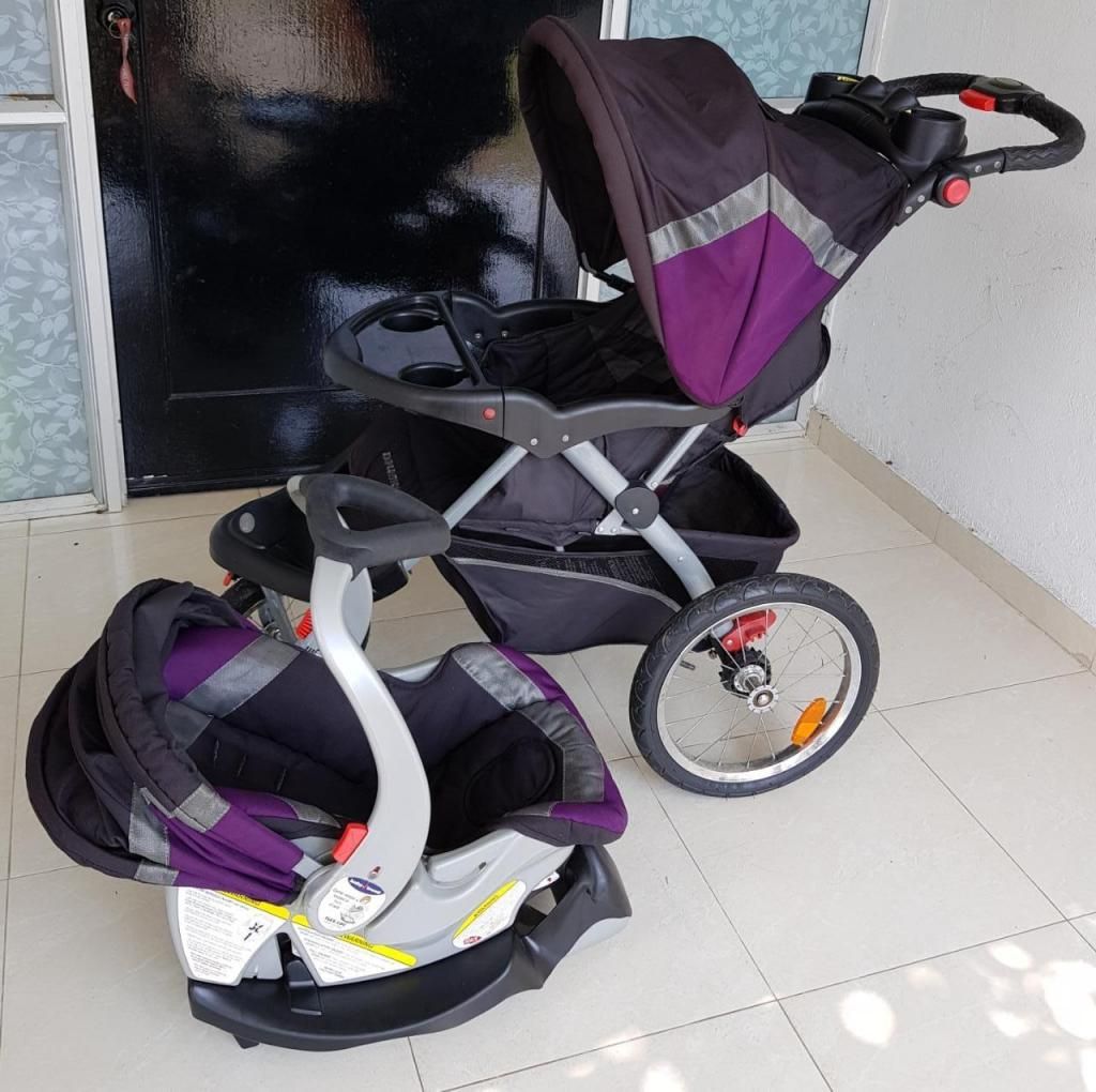 Vendo Perfecto coche para trote con silla para carro para