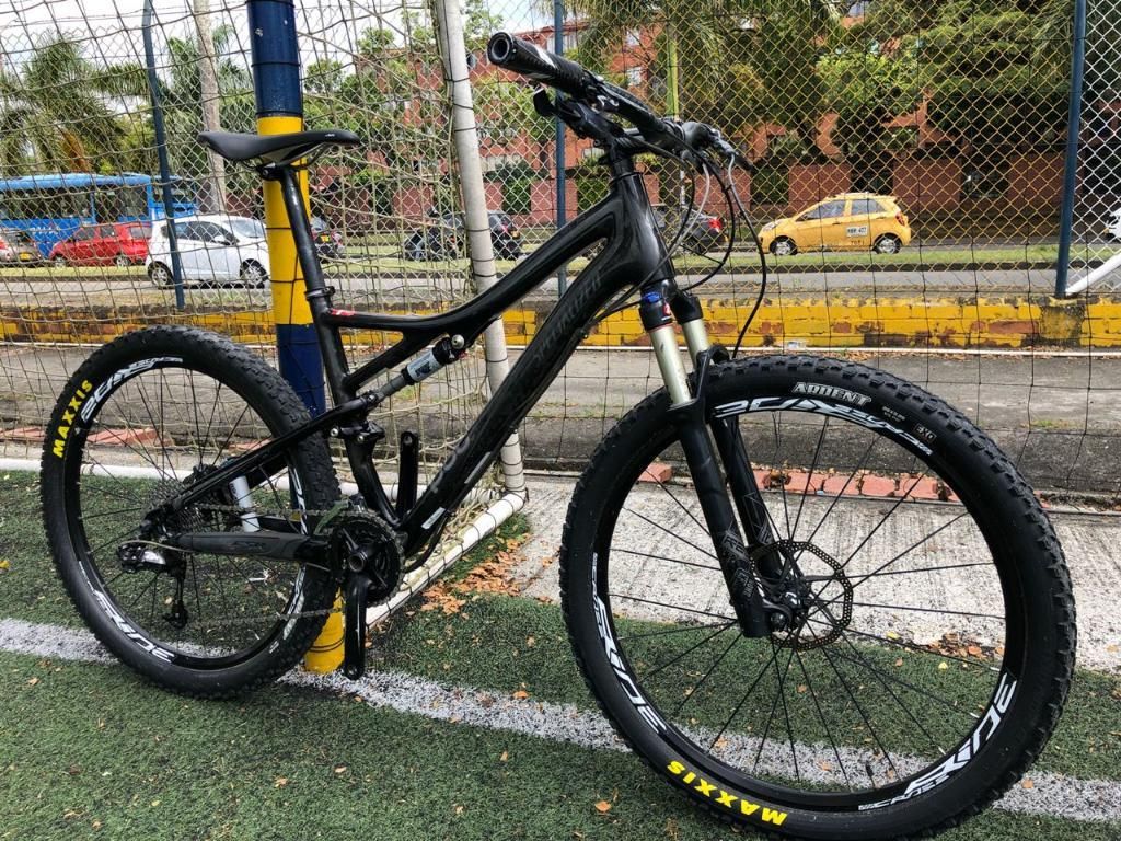 Bicicleta Specialized Era Comp Carbon