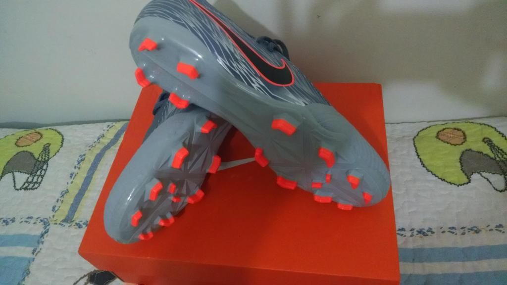 GUAYOS NIKE PHANTOM VENOM ACADEMY FG