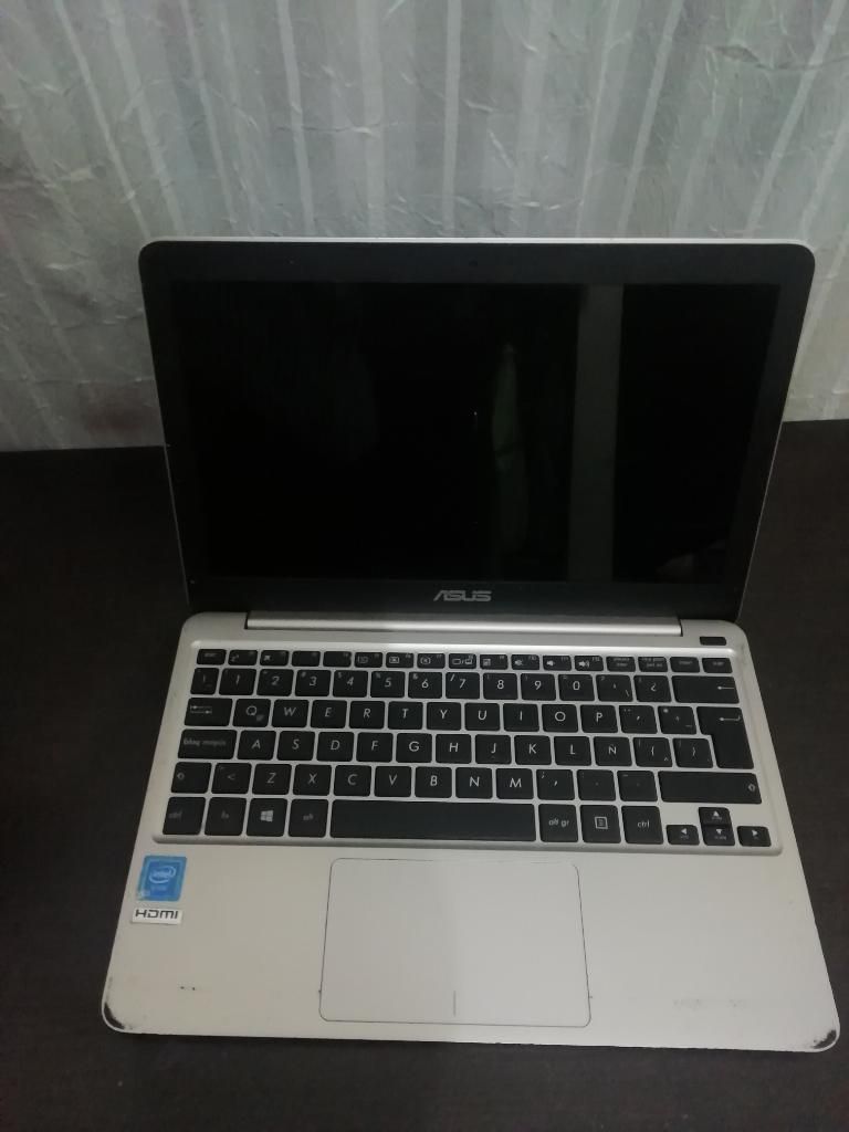 Vendo O Cambio Portátil Asus E200h